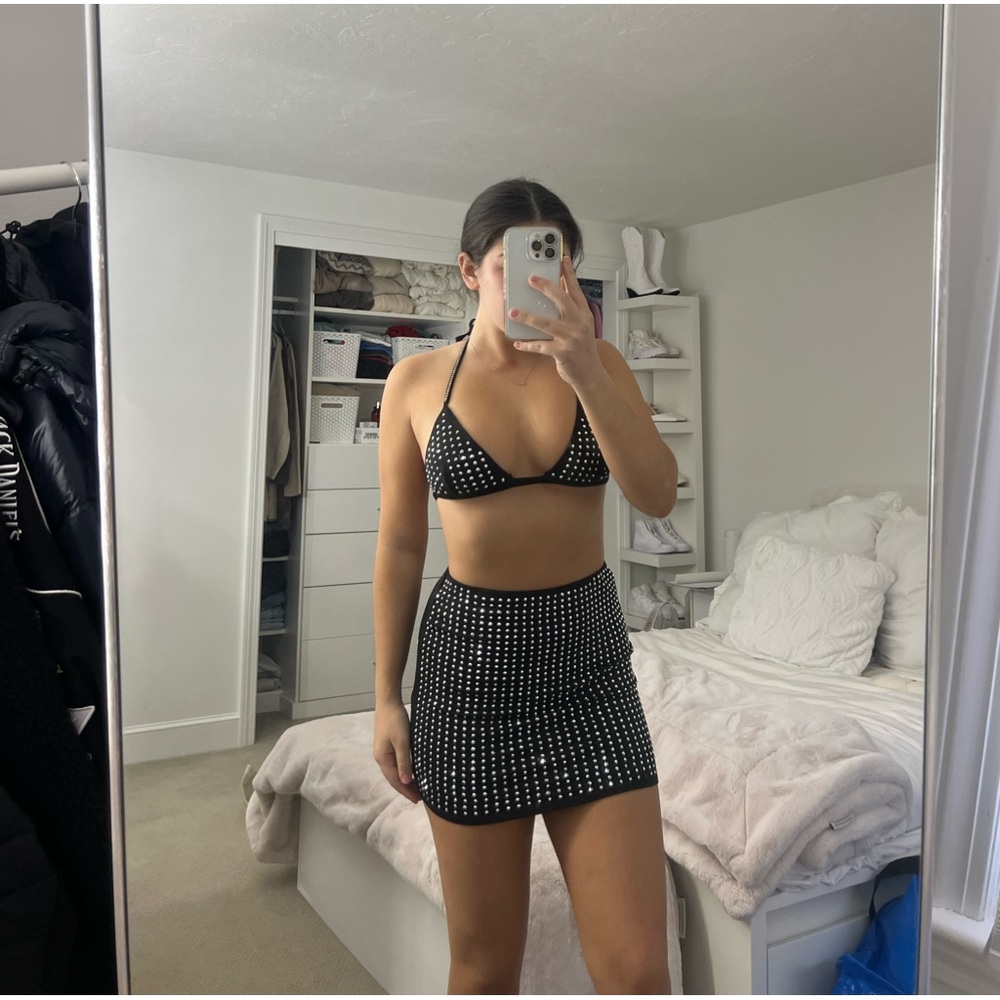Black and silver mini skirt and bikini top set #raveoutfit

fits xs/small